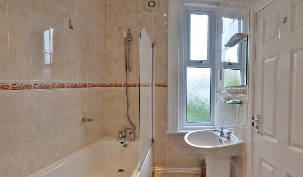 Cavendish Central Bournemouth Room photo